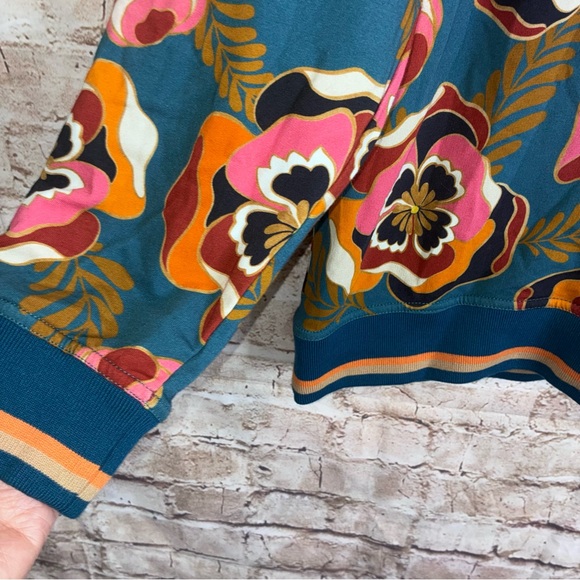 Johnny Was The Janie Favorite Raglan Sleeve Sweatshirt Size Large - Picture 3 of 6